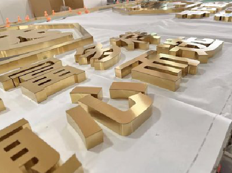 广德拉丝不锈钢字的特点。